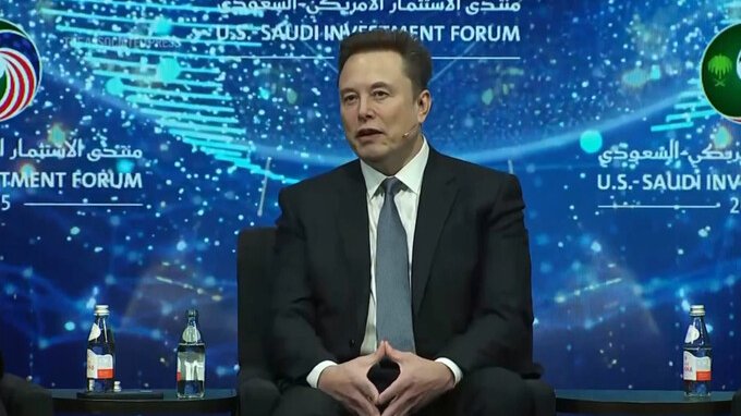 Elon Musk rivela il futuro. Il lavoro sarà un optional, i soldi non avranno più valore (VIDEO)