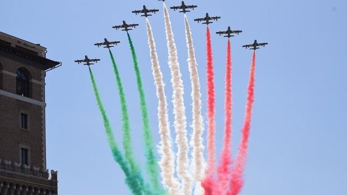 C'è stato davvero un saluto fascista alla parata del 2 giugno?