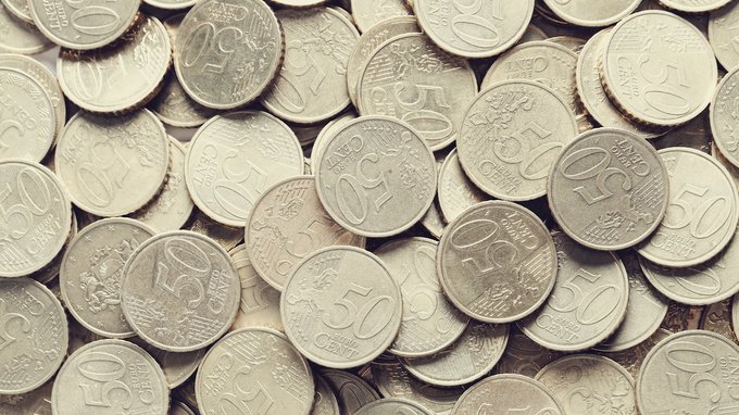 Ha diverse proprietà ma vive per strada e chiede l'elemosina. La storia del mendicante miliardario indiano