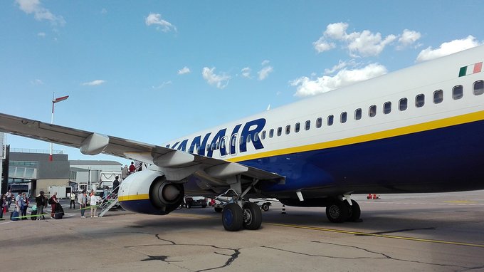Ryanair, è legale pagare il bagaglio a mano? Cosa dicono i giudici
