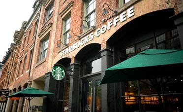 Perché Starbucks ha modificato il programma fedeltà (che vale il 60% del suo fatturato)