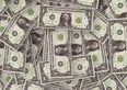 La contrazione delle riserve in dollari: primo sintomo di una lenta de-dollarizzazione?