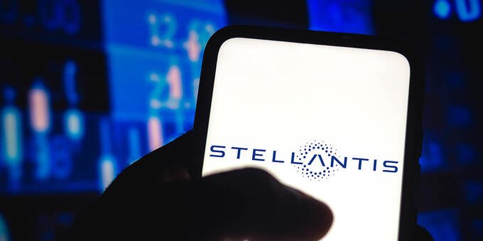 Stellantis: stop alla produzione in Russia