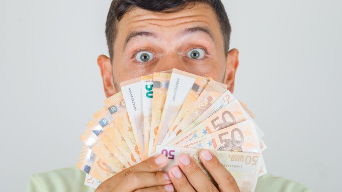 Questo bond in euro con cedola iniziale all'8% è callable e a sconto del 10% 