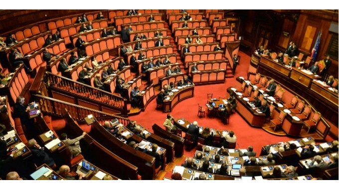 Quanto guadagna un assistente parlamentare al Senato? Stipendio e mansioni