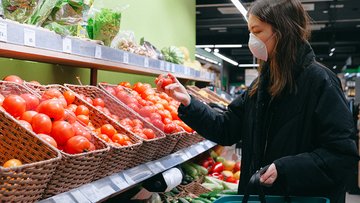 Green pass nei supermercati cambia tutto: nessun limite per i non vaccinati. Ecco come funziona
