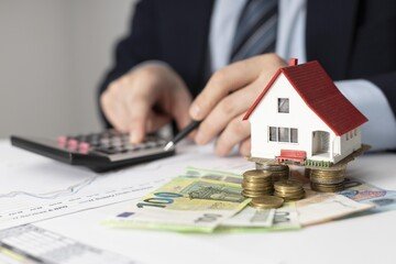 Prezzi delle case in frenata. Conviene comprare ora o aspettare? Il verdetto dei dati Bankitalia