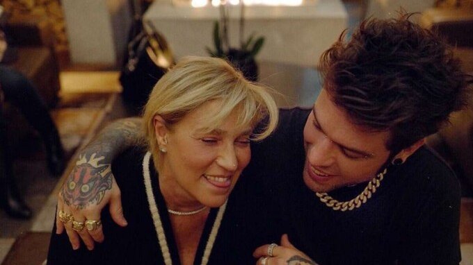 Annamaria Berrinzaghi, chi è (e quanto guadagna) la mamma di Fedez
