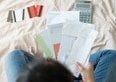 Aumentano gli italiani in ritardo con il pagamento delle bollette ma scendono gli arretrati sui mutui