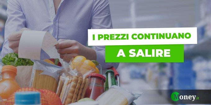 Inflazione, nuovo record e stangata da 2500 euro a famiglia: la metà degli italiani raziona la spesa al supermercato