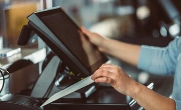 Lavoro, oltre 50.000 posizioni aperte per l'estate. Le 10 figure più richieste nel 2026