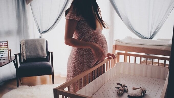 Permessi retribuiti in gravidanza, cosa spetta per ecografie e visite mediche?