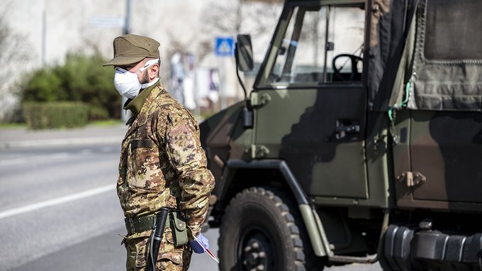 Assunzioni nell'esercito di medici e infermieri: requisiti e come fare domanda 