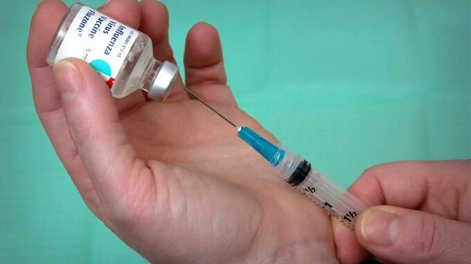 Vaccini obbligatori al lavoro: quali sono e per quali categorie di dipendenti