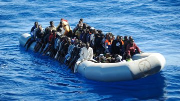Migranti, imprenditore molisano arriva a Lampedusa su un barcone dalla Tunisia