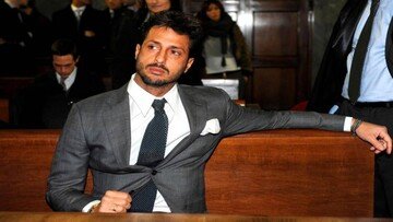 Fabrizio Corona non tornerà in carcere: la Cassazione conferma i domiciliari