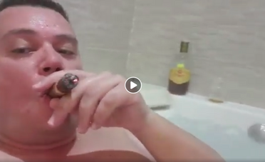 Il video di Alfio Baffa, candidato della Lega alle regionali in Calabria con sigaro e whisky