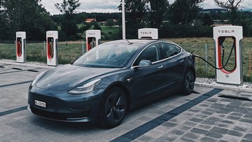 Le 10 auto elettriche con più autonomia. Classifica 2024