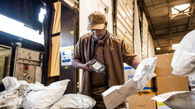UPS taglia 20.000 posti di lavoro (per colpa di Amazon)