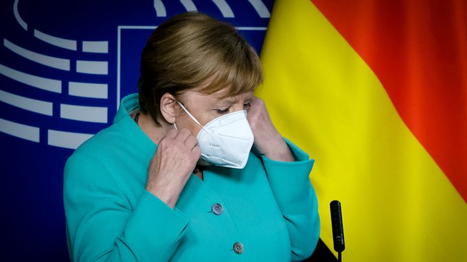 Merkel, ci risiamo: vuole un nuovo lockdown in Germania, spaventano le terapie intensive