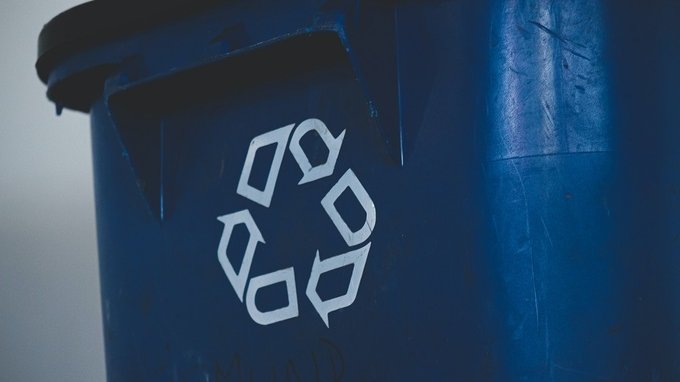 Emergenza rifiuti negli Usa, maxi multa per chi non butta correttamente bottiglie e lattine