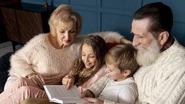 Bonus baby sitter anche per nonni e parenti: ultimi giorni per la domanda