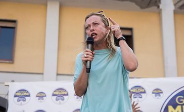 Meloni attacca: “Conte verso pieni poteri. Costituzione sospesa”