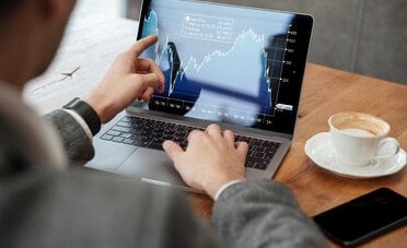 5 azioni tech da comprare nel 2027 secondo Dan Ives. C'è anche il “Messi dell'AI”
