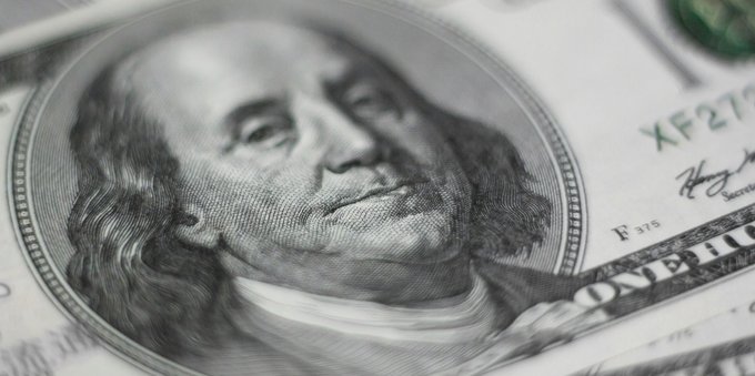 Dollar Milkshake: la teoria secondo cui il prezzo del dollaro potrebbe salire in modo spaventoso