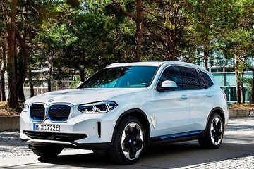 BMW iX3: prima immagine senza veli