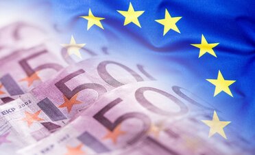 Caro energia, l'UE sblocca nuovi aiuti di Stato per le imprese. Contributi fino a €50.000