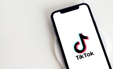 Come ripostare su TikTok e condividere video di altri