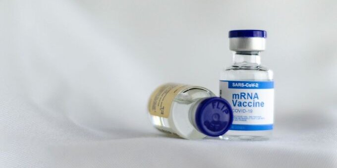 L'efficacia del vaccino di Pfizer scende sotto il 50% dopo 6 mesi: il nuovo studio