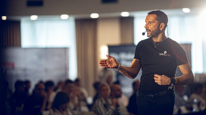 Vendite B2B, il segreto per migliorare le performance commerciali non è l'AI