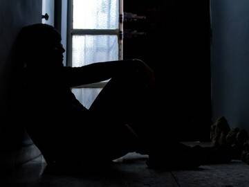 Allarme Hikikomori in Italia: il ritiro sociale dei ragazzi che non escono di casa
