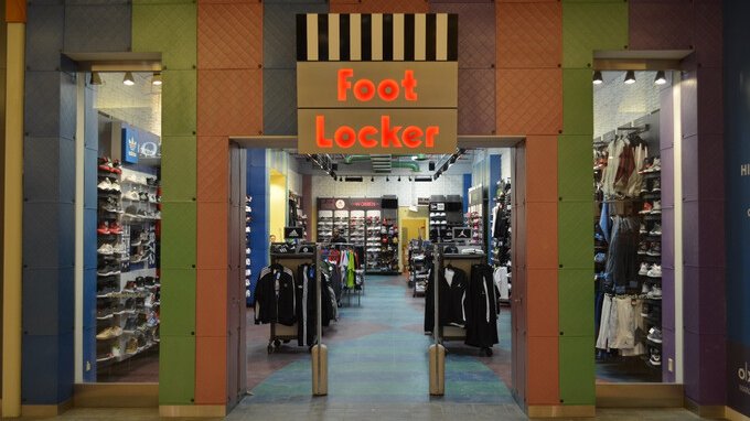 La catena sportiva Foot Locker è stata comprata per 2,4 miliardi di dollari