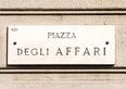 Il filtro Buffett premia 5 azioni del FTSE MIB. Gli analisti sono d'accordo?