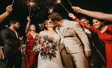 Questa 29enne ha guadagnato $1,7 milioni in un anno noleggiando videocamere per matrimoni