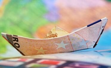 3 titoli di Stato in euro per investire a 10 anni con rendimenti fino al 5,9% 