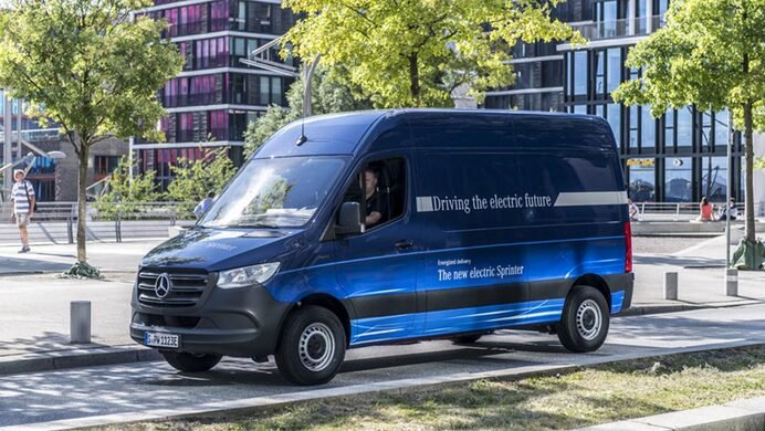 Mercedes-Benz eSprinter: sostenibilità, sicurezza ed efficienza nel trasporto e distribuzione 