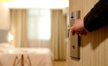 Multe per fotocopia o fotografia della carta di identità, le regole per hotel e b&b 