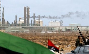 Libia: la vera guerra è tra Eni e Total. VIDEO