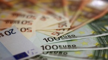 Investire €20.000 per due anni. Conto deposito al 3,65% o BTP Valore 2028?