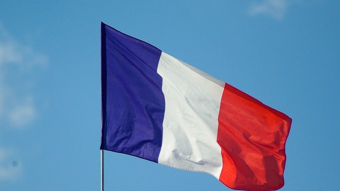 Francia bocciata da Fitch, outlook negativo. C'è allerta sui conti di Parigi