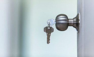 Dispetti condominiali, cosa fare se il vicino è dispettoso?