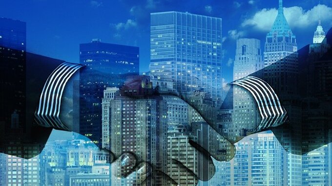 Cessione del credito, le nuove condizioni da Intesa a Poste: quanto si ottiene?
