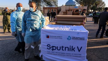 Sputnik, il Brasile blocca il vaccino: l'adenovirus si replica