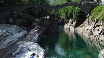 Le Maldive Svizzere: la Val Verzasca in meno di due ore da Milano