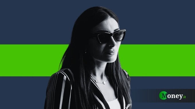 Chi è Laura Loomer, la donna misteriosa vista più volte in compagnia di Trump (e perché preoccupa) 