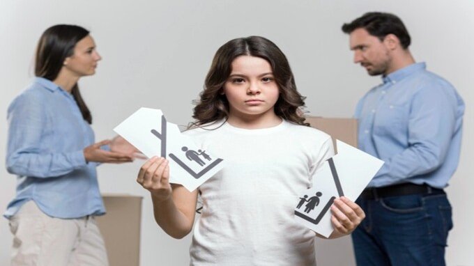 Cosa rischiano i genitori che litigano davanti ai figli e quando è reato